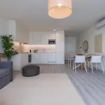 Views By Innkeeper Apartament *