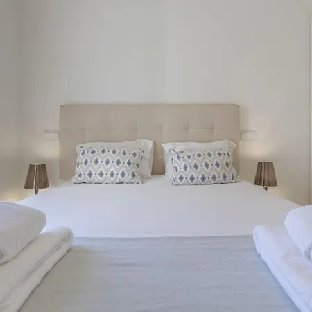 Views By Innkeeper * Лісабон