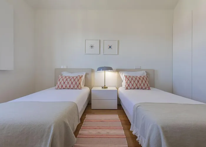 Апартаменти Views By Innkeeper