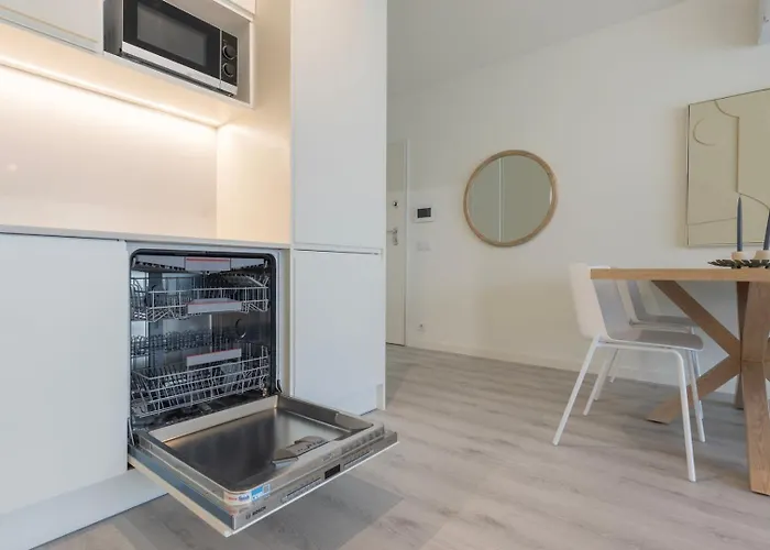 Views By Innkeeper * Лісабон