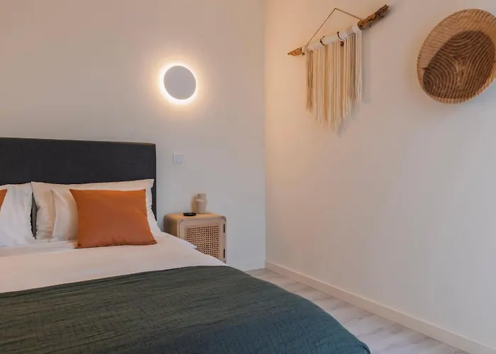 Апартаменти Views By Innkeeper