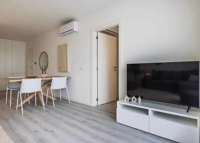 Views By Innkeeper شقة